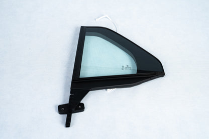Left front door accessory assembly device