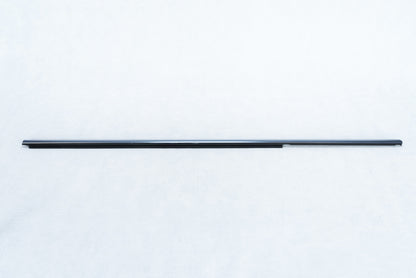 Right front door accessory assembly device