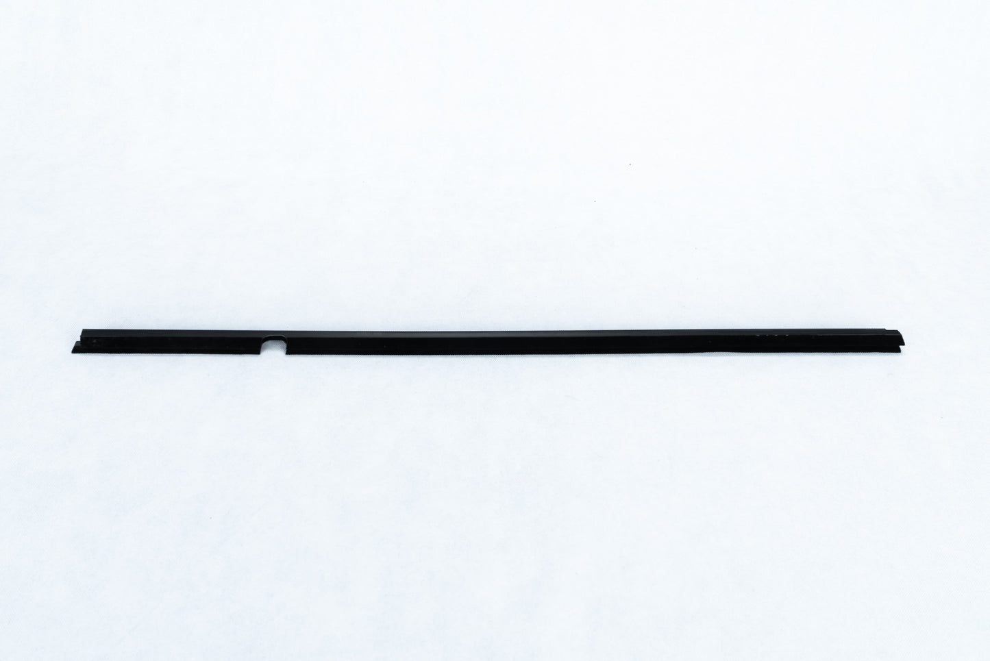 Right front door accessory assembly device