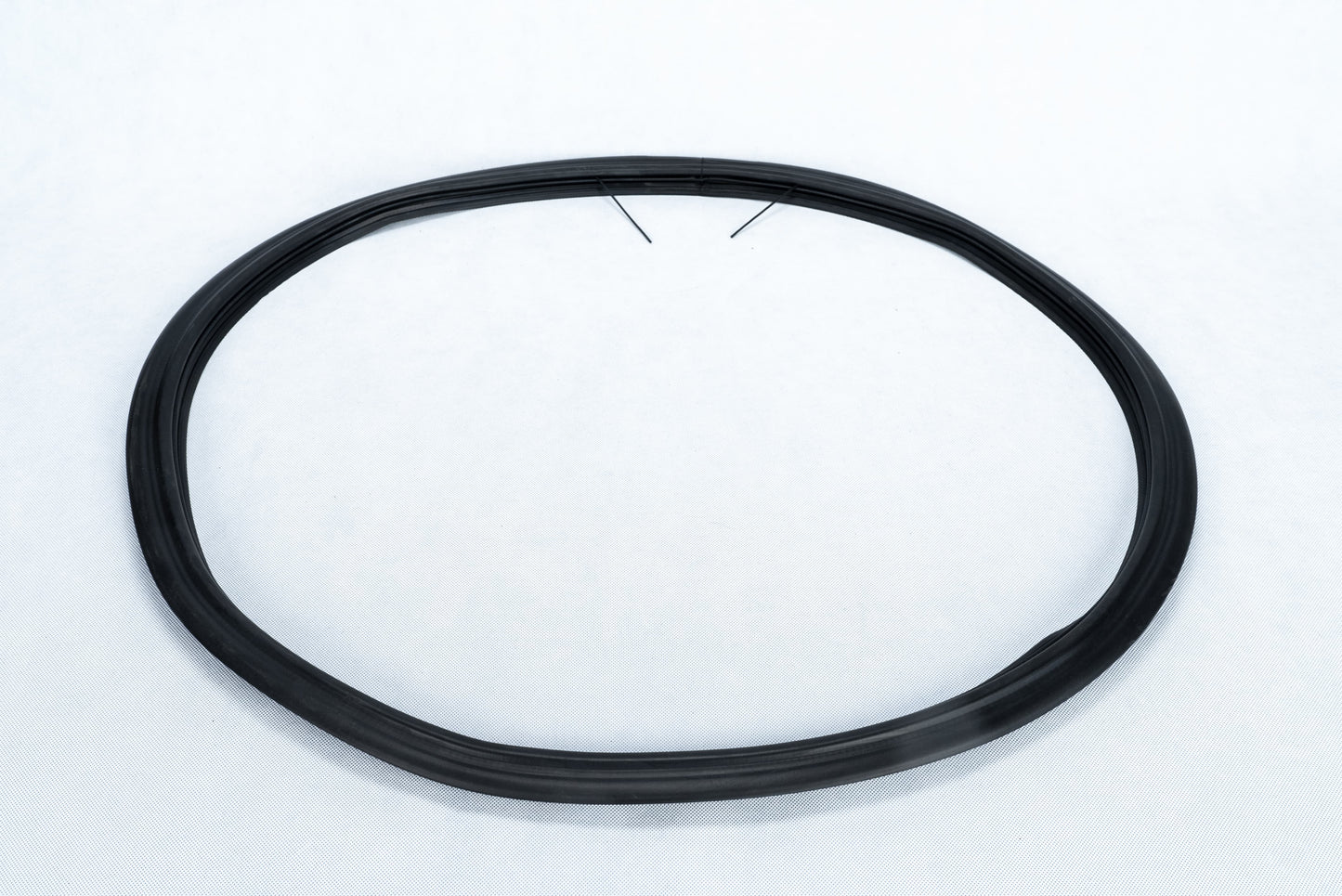 Liftgate accessory assembly